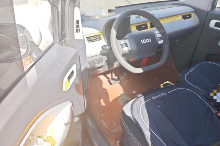 Used Chery QQ Ice Cream 2022 120km Milkshake Phosphate Lithium-Iron Driver Seat