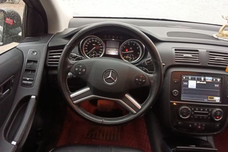 Used Mercedes-Benz R-Class 2017 R 320 4MATIC Business Edition Prestige Model