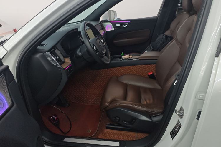 Used Volvo XC60 2021 T5 4x4 Smart Luxury Edition