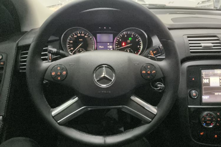 Used Mercedes-Benz R-Class 2017 R 320 4MATIC Business Edition Prestige Model
