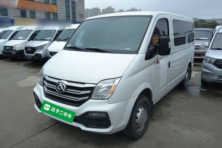Used SAIC MAXUS Xintu V80 2023 2.0T Manual Classic Aoyuntong Short Wheelbase Ultra-Low Roof 5/6-Seater