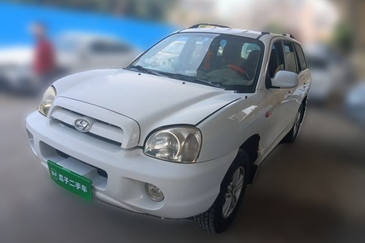 Used Huatai Santa Fe Classic 2012 2.0L Gasoline Manual Two-Wheel Drive with Sunroof