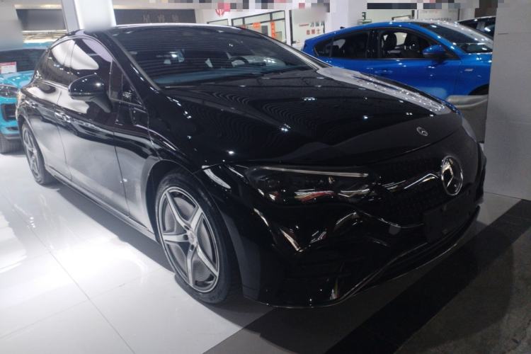 Used Mercedes-Benz EQE 2022 350 First Edition Special Version Front Right 45 Deg