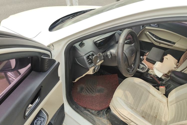 Used Ford Escort 2015 1.5L Manual Comfort Model
