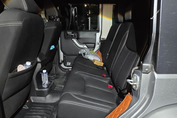 Used Jeep Wrangler 2014 3.0L Sahara Four-Door Edition