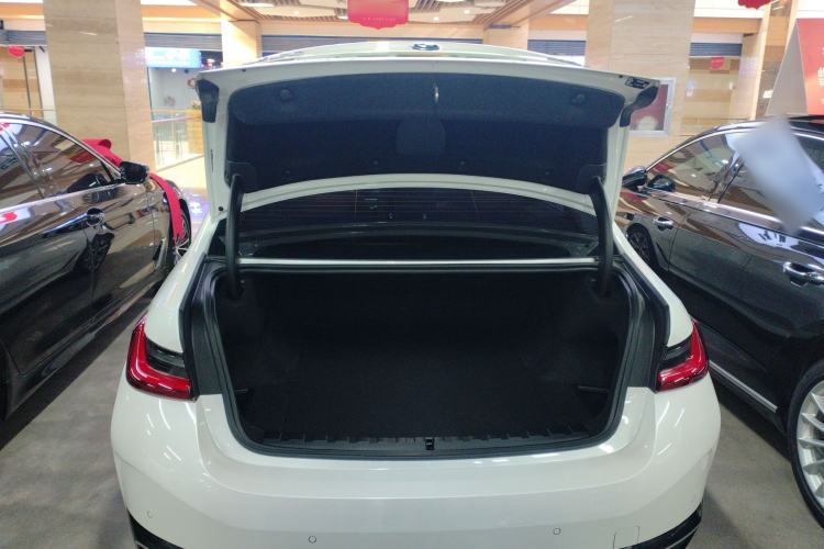 Used BMW i3 2024 eDrive 35 L Trunk