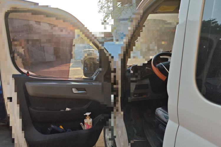 Used SAIC MAXUS Xintu V80 2023 2.0T Manual Classic Aoyuntong Long Wheelbase Ultra-Low Roof 6/7/8/9-Seater