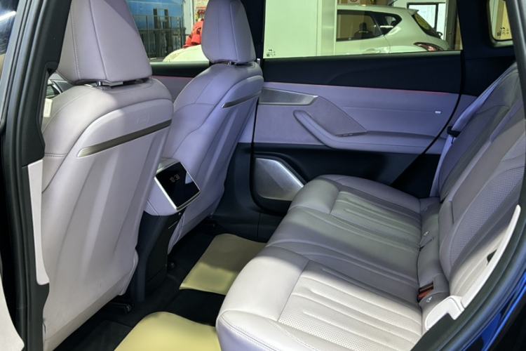 Used ONVO L60 2024 60 kWh All-Wheel Drive
