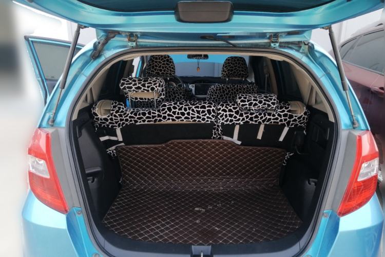 Used Honda Fit 2011 1.3L manual Comfort version
