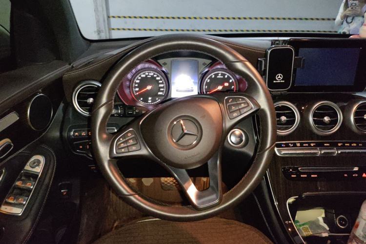 Used Mercedes-Benz GLC 2017 GLC 260 4MATIC Luxury Model