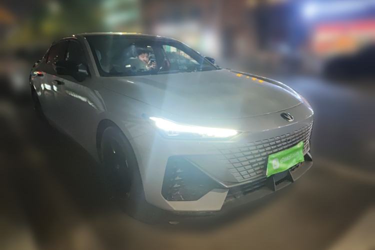 Used CHANGAN UNI-V 2022 1.5T Prestige Version Front Right 45 Deg