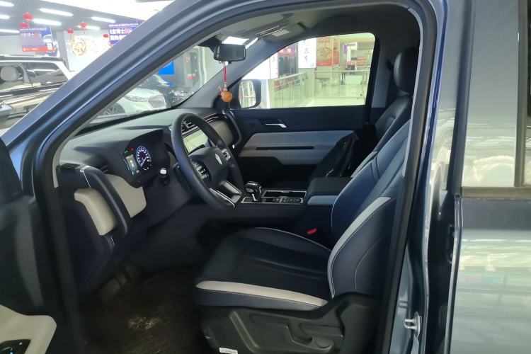 Used JMC DaDao 2023 All-Win 2.3T Diesel Automatic 4x4 Long-Wheelbase Comfort Edition
