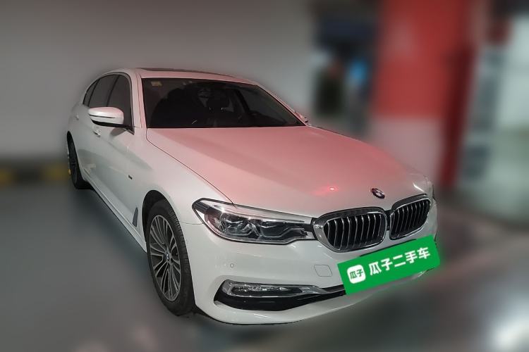 Used BMW 5 Series 2018 Facelifted 530Li Luxury Edition Premium Package Front Right 45 Deg