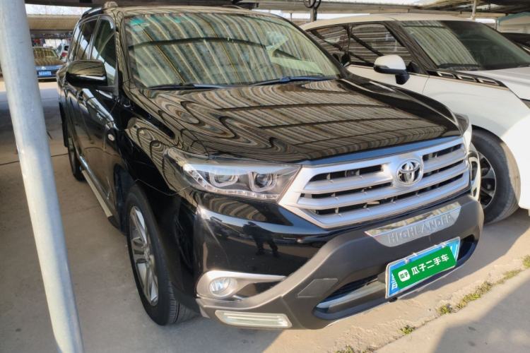 Used Toyota Highlander 2012 2.7L Two-Wheel Drive 7-Seater Luxury Edition Front Right 45 Deg