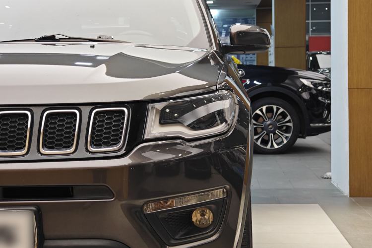 Used Jeep Compass 2017 200T Automatic Family Edition
