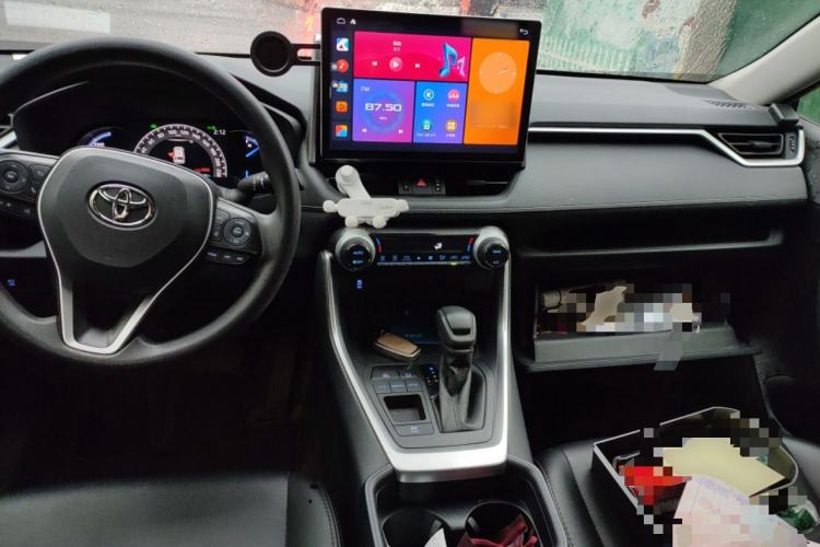 Used Toyota RAV4 2021 Dual-Engine 2.5L E-CVT Two-Wheel Drive Elite Edition Center Console