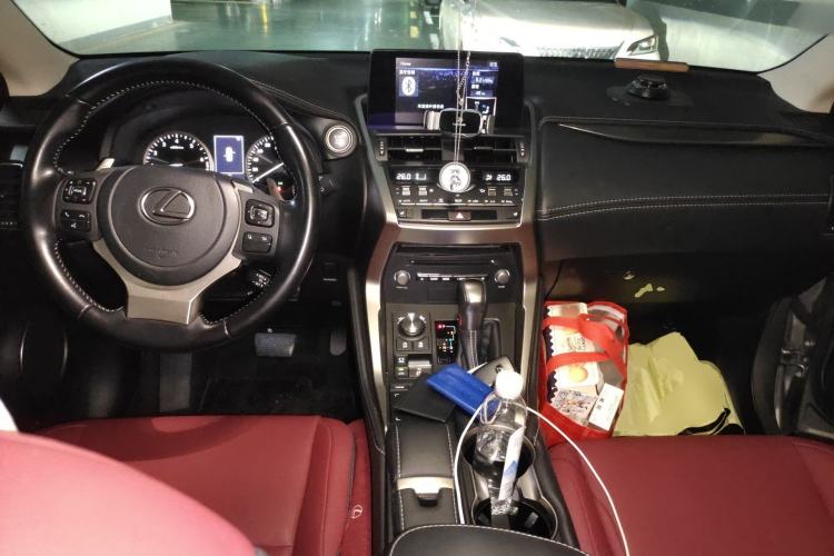 Used Lexus NX 2020 200 Front-Wheel Drive Vmotion Edition China VI Standard Center Console