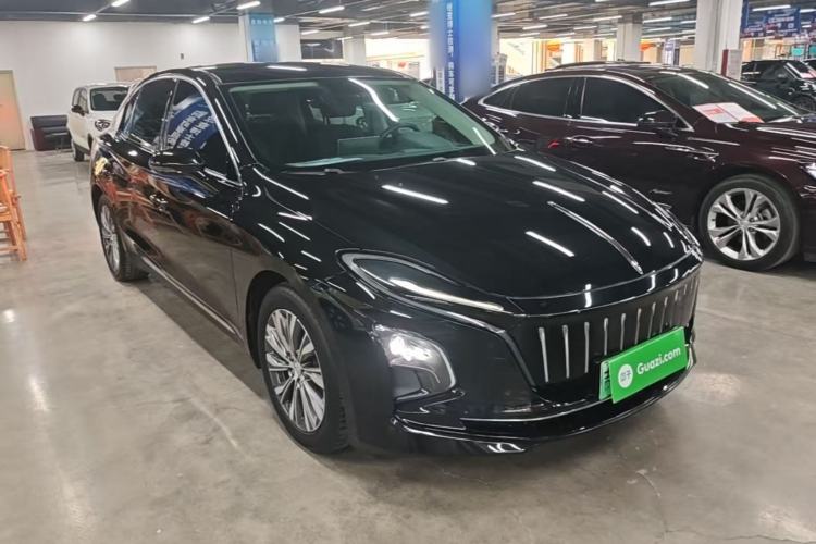 Used Hongqi E-QM5 2022 431 km Charge & Enjoy Edition Front Right 45 Deg