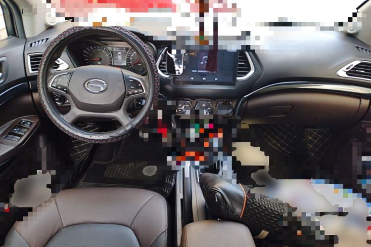 Used GAC Trumpchi GS4 2017 235T Manual Two-Wheel Drive Luxury Edition Center Console