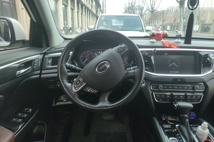 Used GAC Trumpchi GS7 2017 320T Two-Wheel-Drive Luxury Smart Connectivity Model Steering Wheel