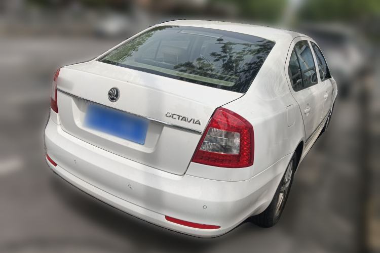 Used Skoda Octavia 2014 1.6L Automatic Yijun Edition Rear Right 45 Deg
