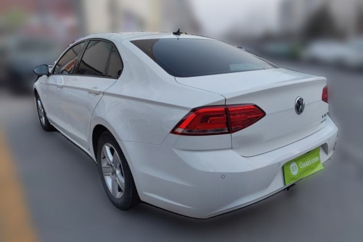 Used Volkswagen Lamando 2015 230TSI DSG Fashion Edition
