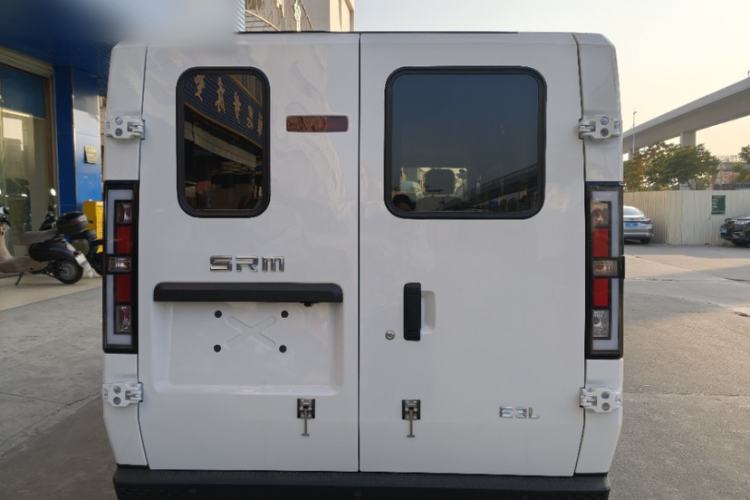 Used SRM New Energy E3L 2026 Model 325 KM CATL 41.86 kWh Smart Luxury 6/9-Seater Passenger Vehicle Exterior 9