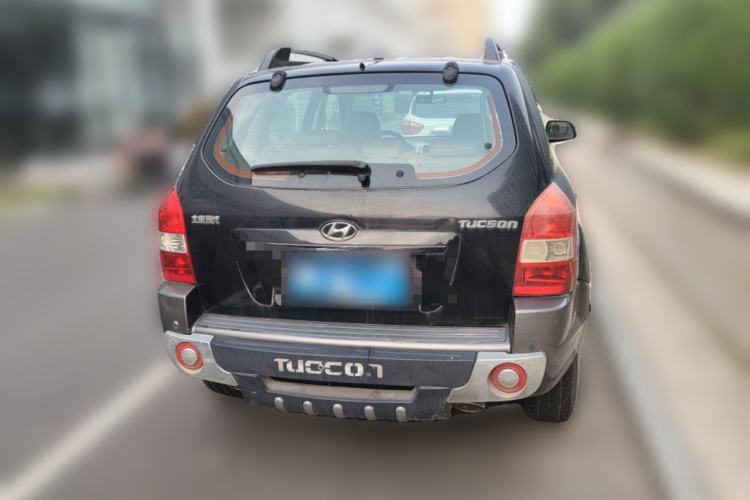 Used Hyundai Tucson 2009 2.0L Automatic Two-Wheel Drive with Sunroof Rear