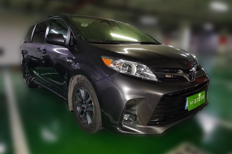 Used Toyota SIENNA 2019 3.5L Four-Wheel Drive LE Version 7 Seats – Canadian Edition
