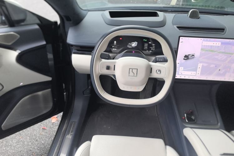 Used Zeekr 007 2025 Long-Range All-Wheel-Drive Intelligent Driving Version 100 kWh Steering Wheel