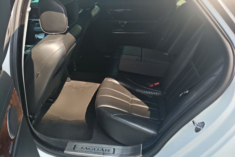 Used Jaguar XJ 2015 XJL 3.0 SC Four-Wheel Drive Panoramic Business Edition Left Rear Seat