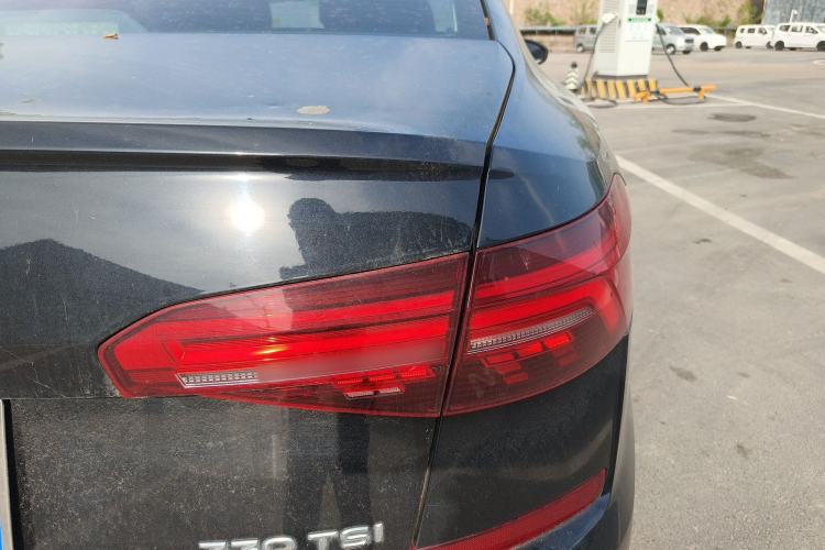 Used Volkswagen Passat 2019 330TSI Elite Edition China VI Right Rear Taillight