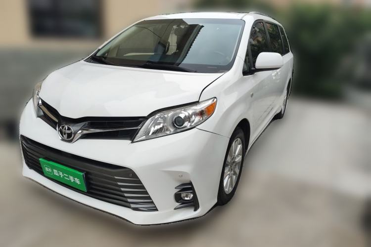 Used Toyota SIENNA 2014 Model 3.5L Automatic (Parallel Import)