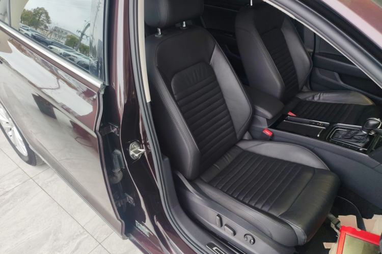 Used Volkswagen Magotan 2018 Facelift 330TSI DSG Luxury Model
