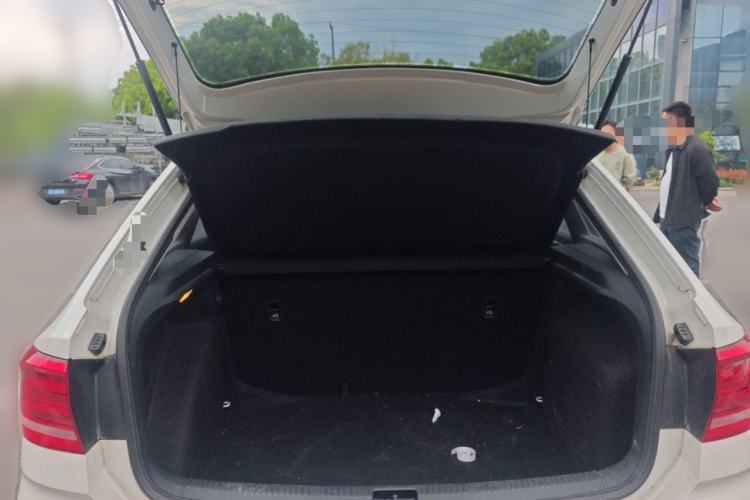 Used Volkswagen Santana 2015 Haval H6 1.6L Automatic Luxury Model Trunk