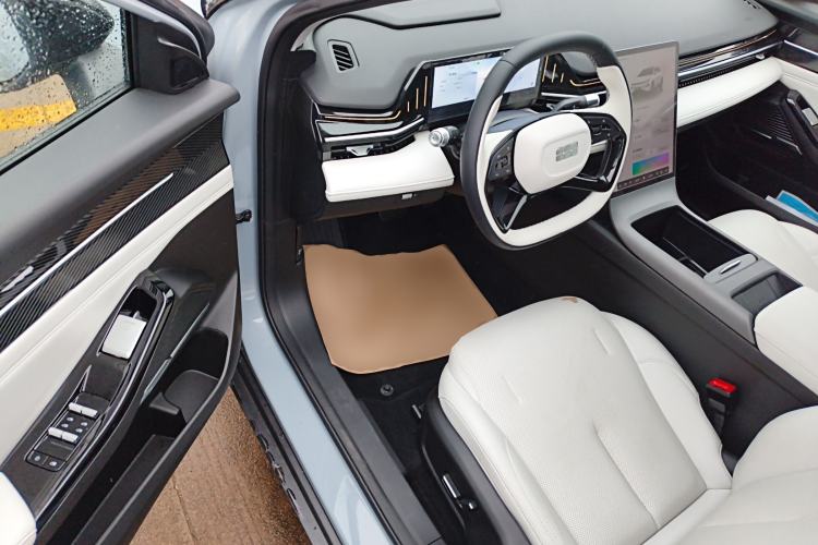 Used Geely Galaxy L6 2023 125km Starship
