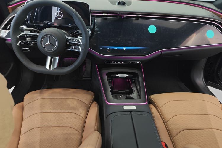 Used Mercedes-Benz E-Class New Energy 2024 E 350 e L Plug-in Hybrid Sports Sedan Center Console
