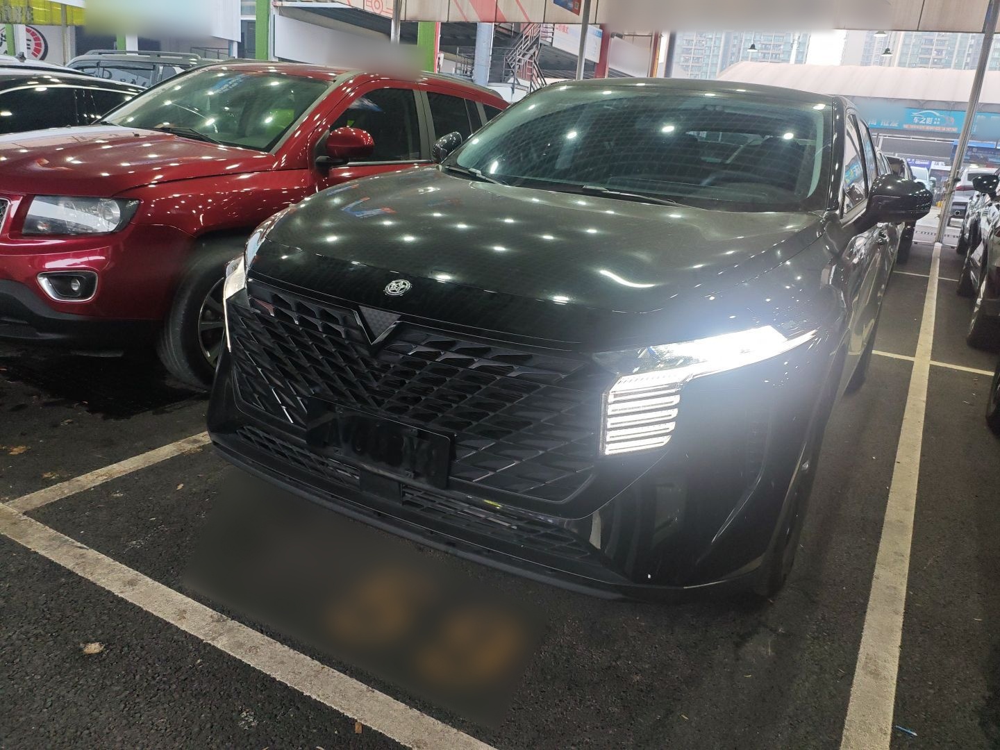 Под передней частью автомобиля