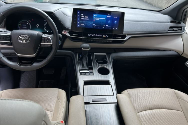 Used Toyota Sienna 2021 2.5L Hybrid Ultimate Edition