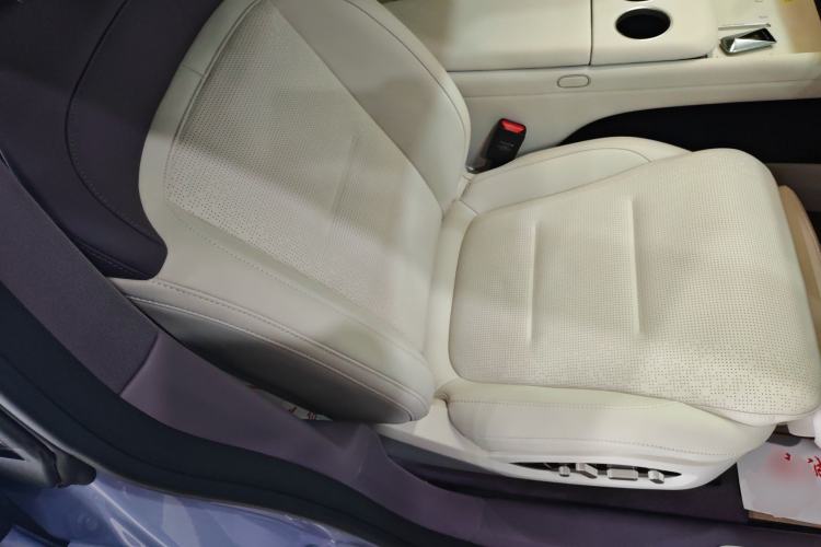 Used Avatr 06 2025 Pro Range-Extended Edition Right Front Seat