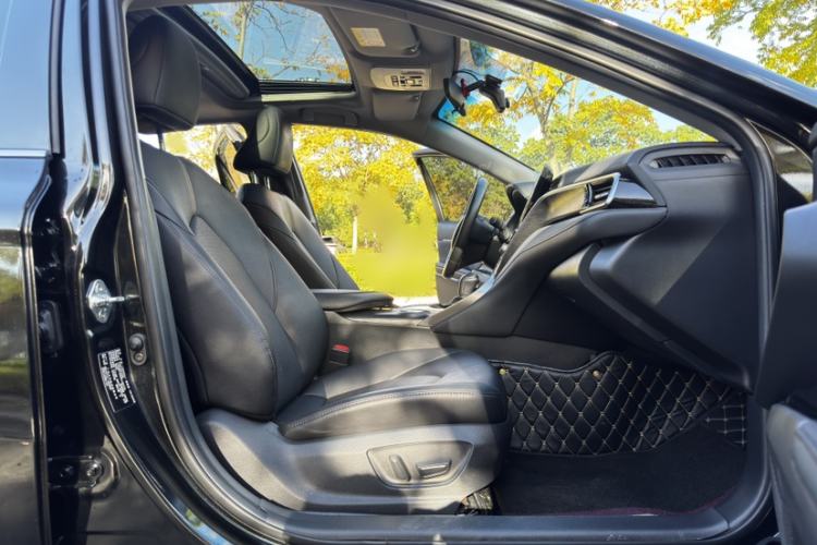 Used Toyota Camry 2022 2.0GVP Premier Edition
