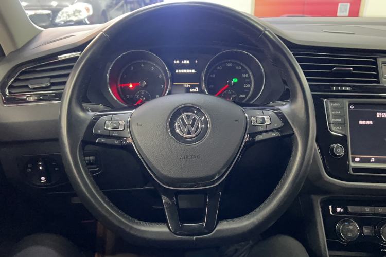 Used Volkswagen Tiguan L 2018 330TSI Automatic Two-Wheel Drive Comfort Edition Steering Wheel