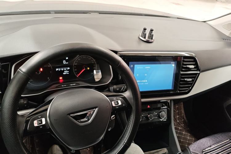 Used Jetta VS5 2022 280TSI Manual Advanced Trim Center Console