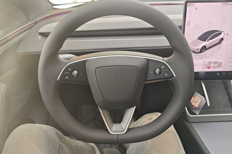 Used Tesla Model Y L 2025 Model Long-Range All-Wheel-Drive Version
