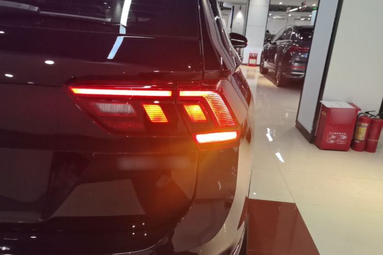 Used Volkswagen Tiguan L 2024 Outstanding Model 330TSI Automatic Two-Wheel Drive R-Line Dragon Glory Edition