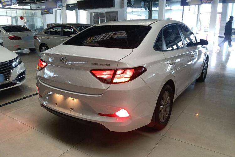 Used Hyundai Celesta 2017 1.6L Automatic Enjoyment Version GLS