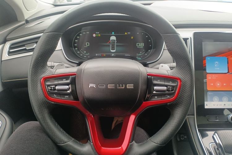 Used Roewe i6 MAX 2020 300TGI Automatic Supreme Edition with Cool Sunroof and Advanced Driving Features Steering Wheel