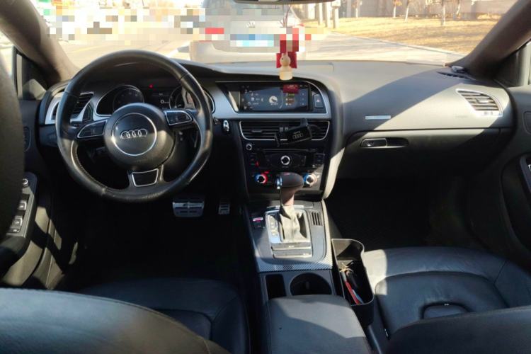 Used Audi A5 2013 Sportback 40 TFSI Center Console