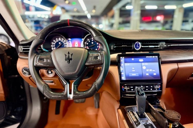 Used Maserati President 2013 3.0T Standard Model Interior 9