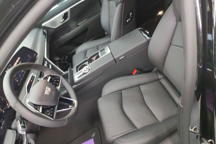 Used Cadillac CT6 2023 28T Luxury Version Left Front Seat